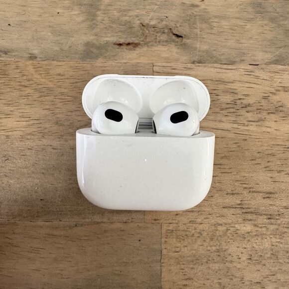 Apple AirPods 3rd Generation with MagSafe Charging Case Original Box Charger - Picture 7 of 10
